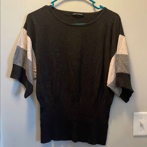 Cable & Gauge Black Sweater with Gray and White Sleeves